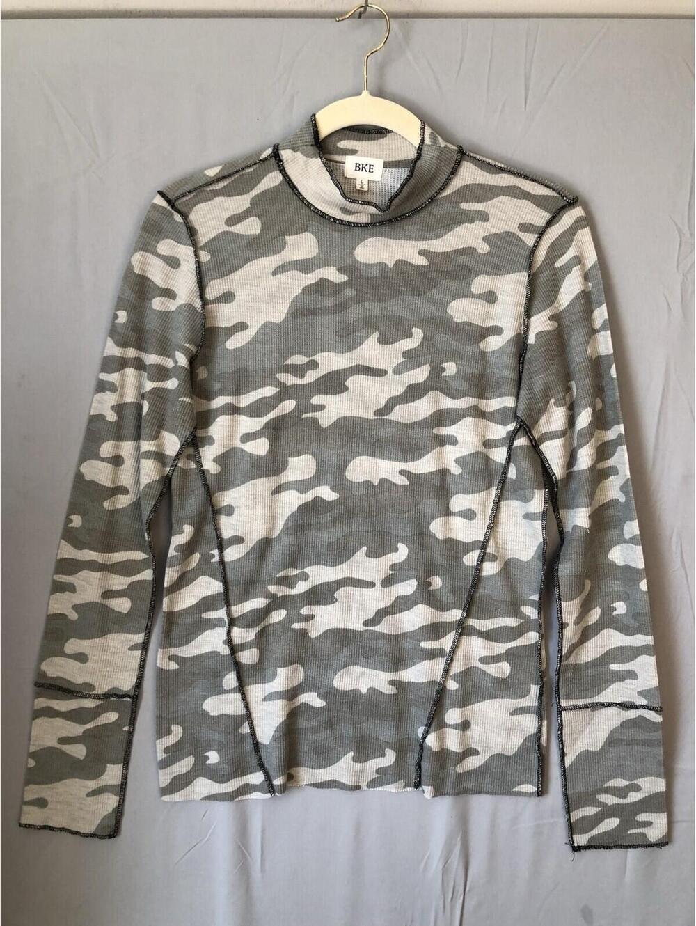 BKE Camo Waffle Knit Thermal Long Sleeve sz L Mock Neck Knit Raw Edge BKM6573